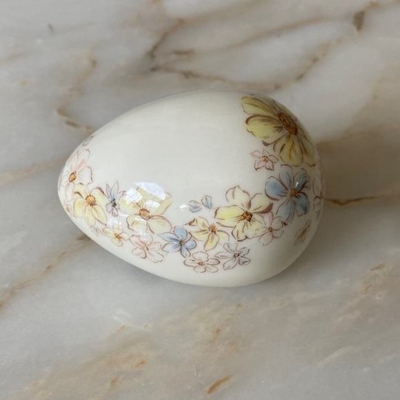 ✨Porcelain Floral Egg - Picture 2 of 6